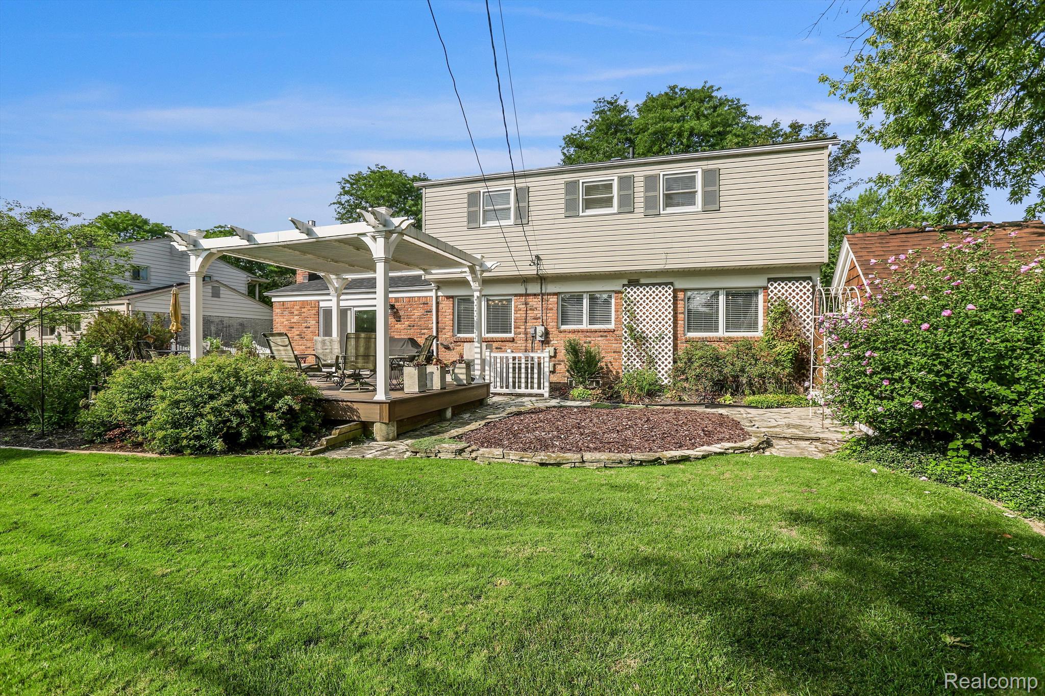 18690 Levan Road Livonia, MI 48152 - Photo 38 of 51