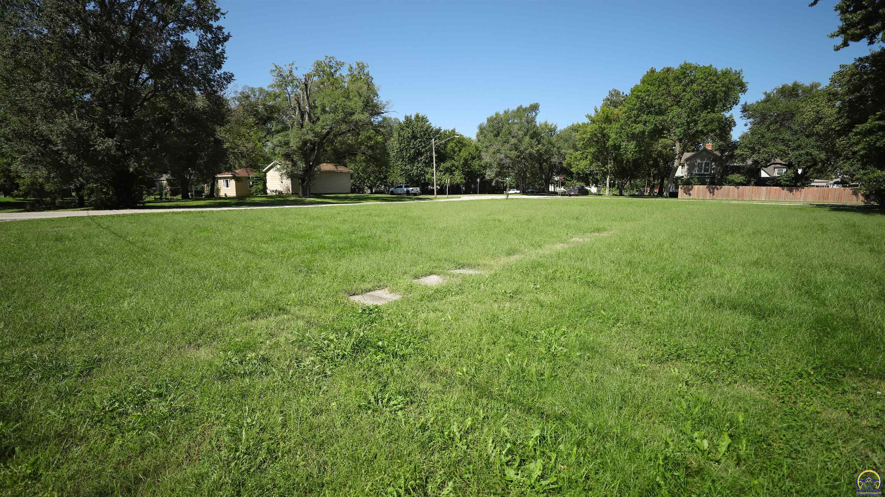 229 Hall Street Council Grove, KS 66846 - Photo 18 of 25