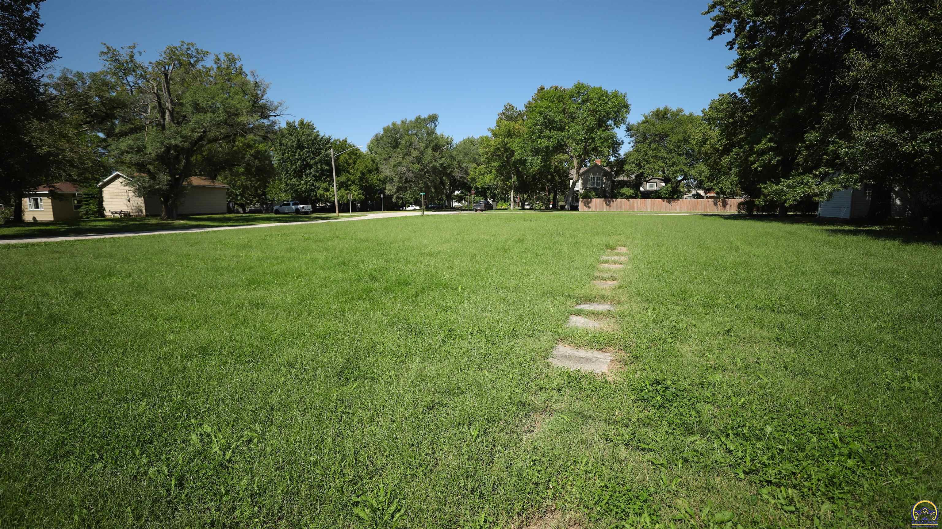 229 Hall Street Council Grove, KS 66846 - Photo 19 of 25