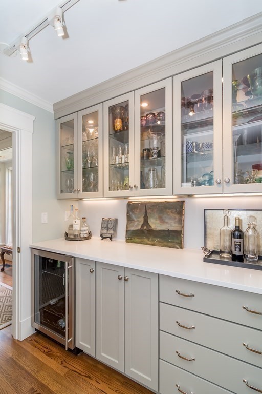 23 Chestnut Street Wellesley, MA 02481 - Photo 6 of 23