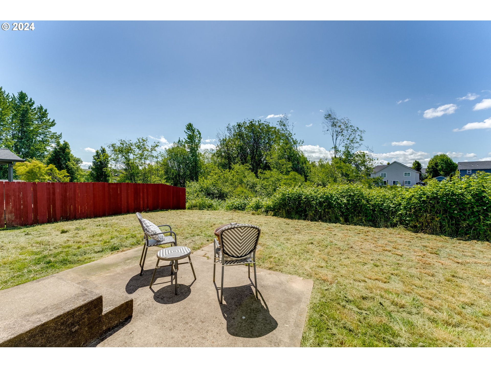 805 Raven Drive Ridgefield, WA 98642 - Photo 30 of 35 a view of backyard with seating space