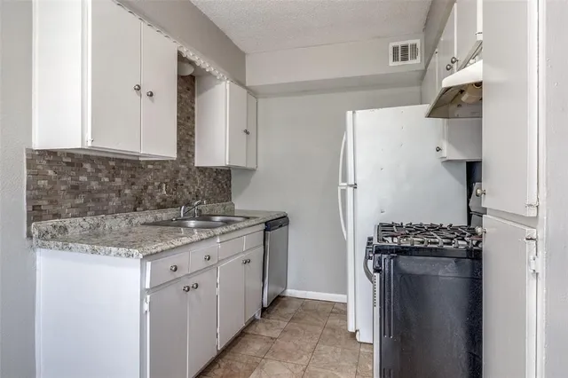 $785 | 5317 Junius Street, Unit 210, Dallas, TX 75214