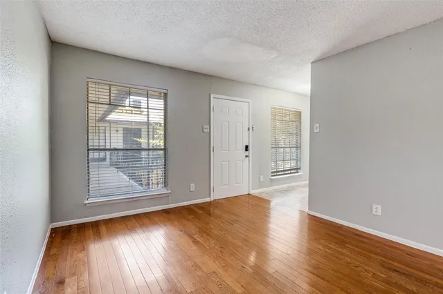 $785 | 5317 Junius Street, Unit 210, Dallas, TX 75214