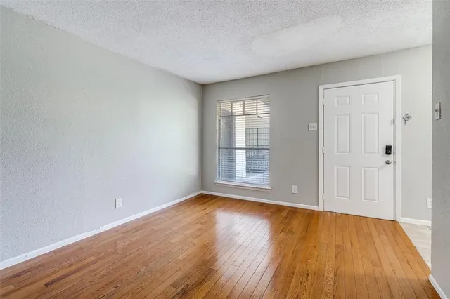 $785 | 5317 Junius Street, Unit 210, Dallas, TX 75214