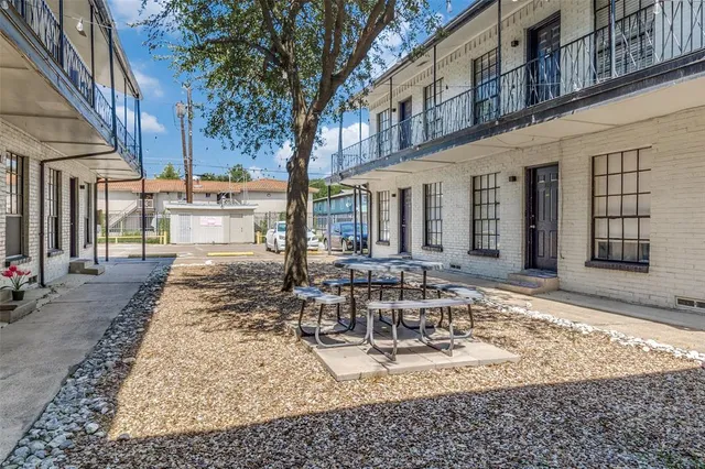 $785 | 5317 Junius Street, Unit 210, Dallas, TX 75214