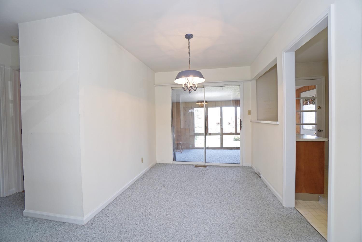 1041 Fuhrman Road Reading, OH 45215 - Photo 7 of 34 Gallery Image 7