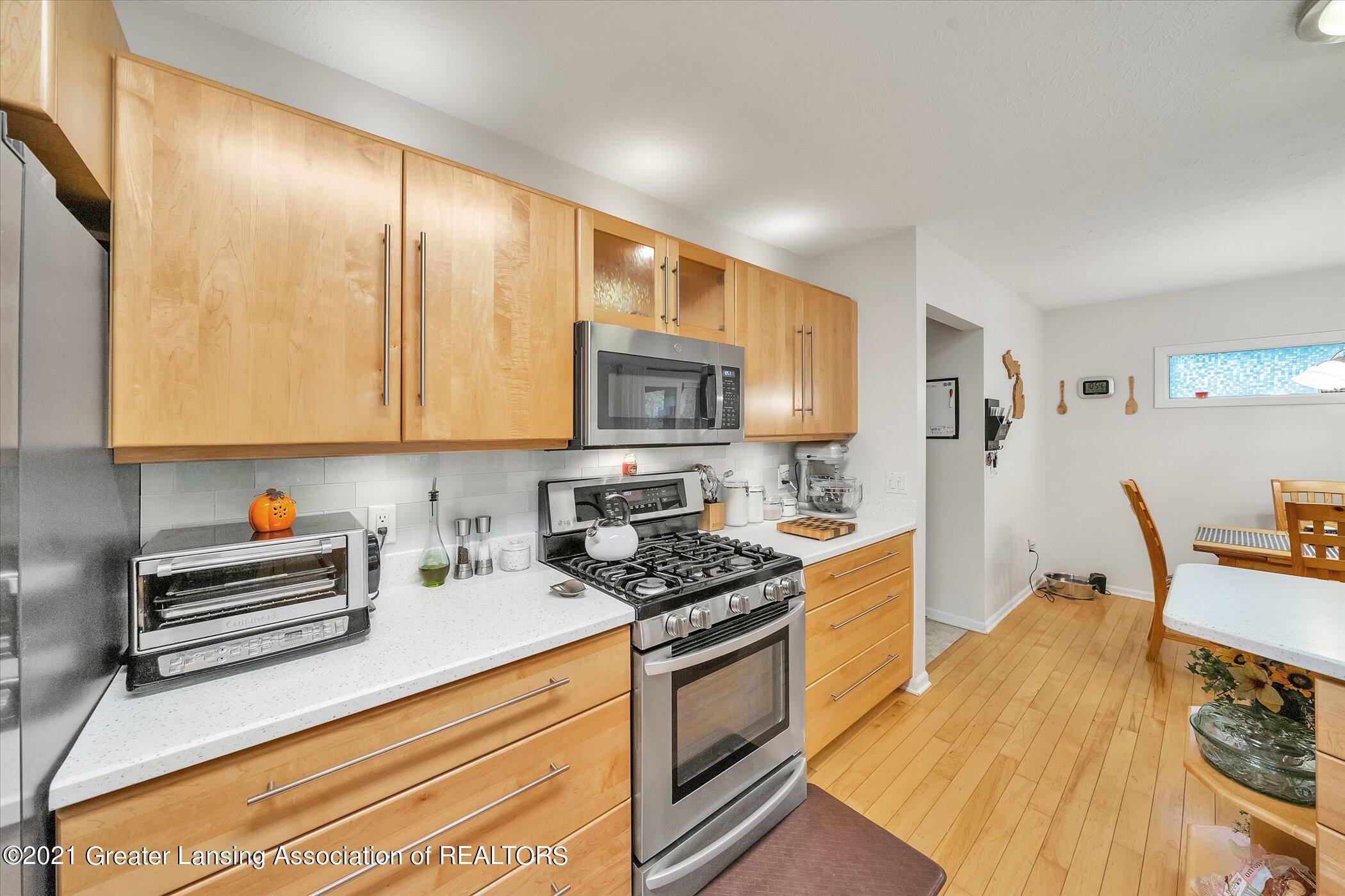 7017 North Ridge Road, Unit 28 Lansing, MI 48917 - Photo 12 of 34 13-7017-N-Ridge-Rd-Windowstill-Real-Esta
