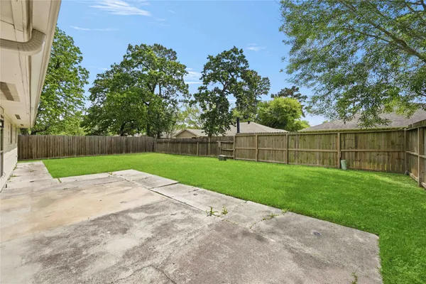 $1,800 | 5522 Bridgegate Drive, Spring, TX 77373