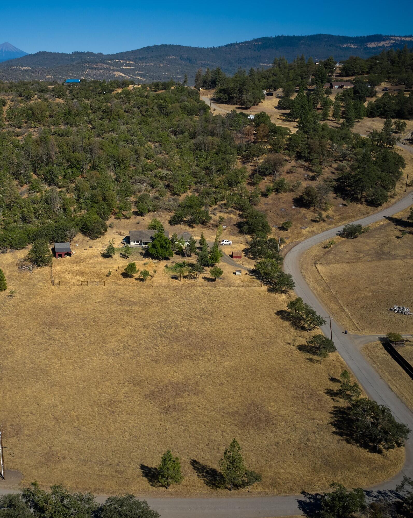 7505 Torrey Pines Terrace Eagle Point, OR 97524 - Photo 3 of 47 7505 Torrey Pines Terrace-45