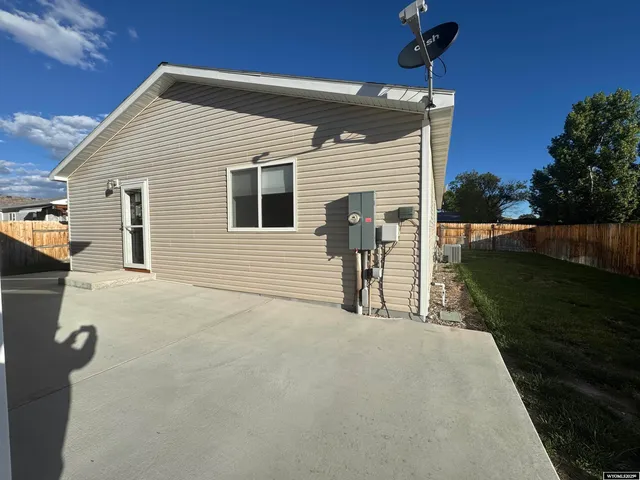 $329,900 | 1217 East Jackson Avenue, Riverton, WY 82501
