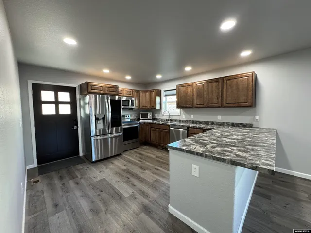 $329,900 | 1217 East Jackson Avenue, Riverton, WY 82501