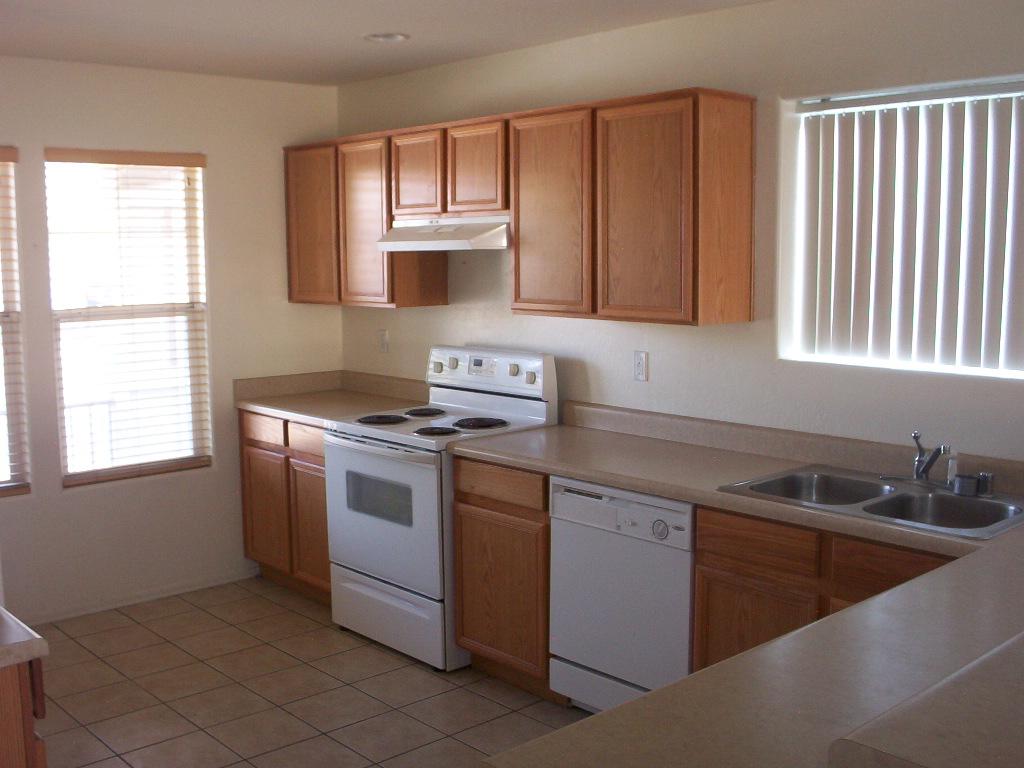 9526 West Heber Road Tolleson, AZ 85353 - Photo 3 of 8 Kitchen