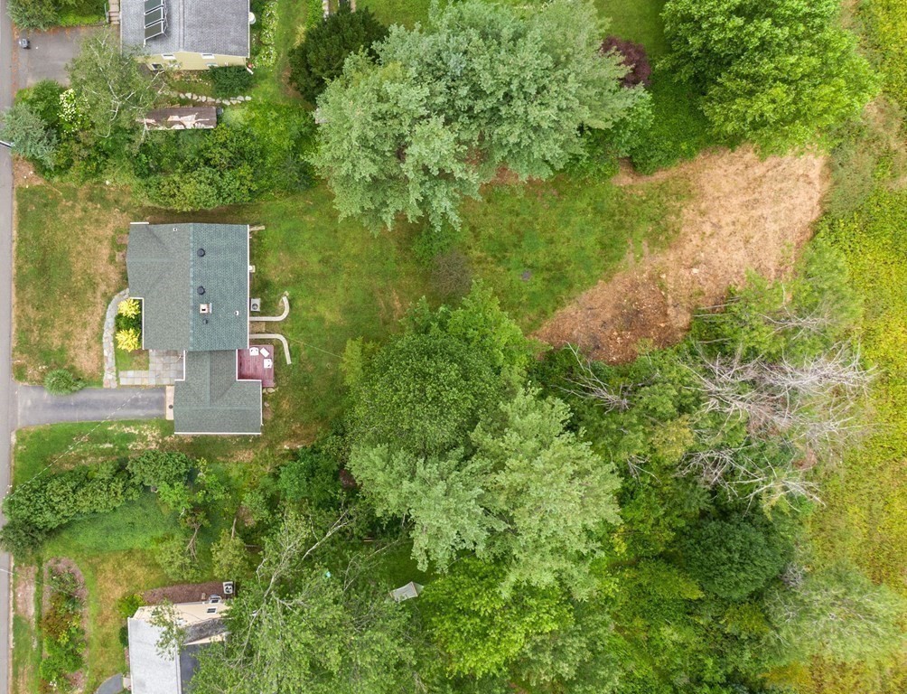 194 Strong Street Amherst, MA 01002 - Photo 5 of 35 Gallery Image 5