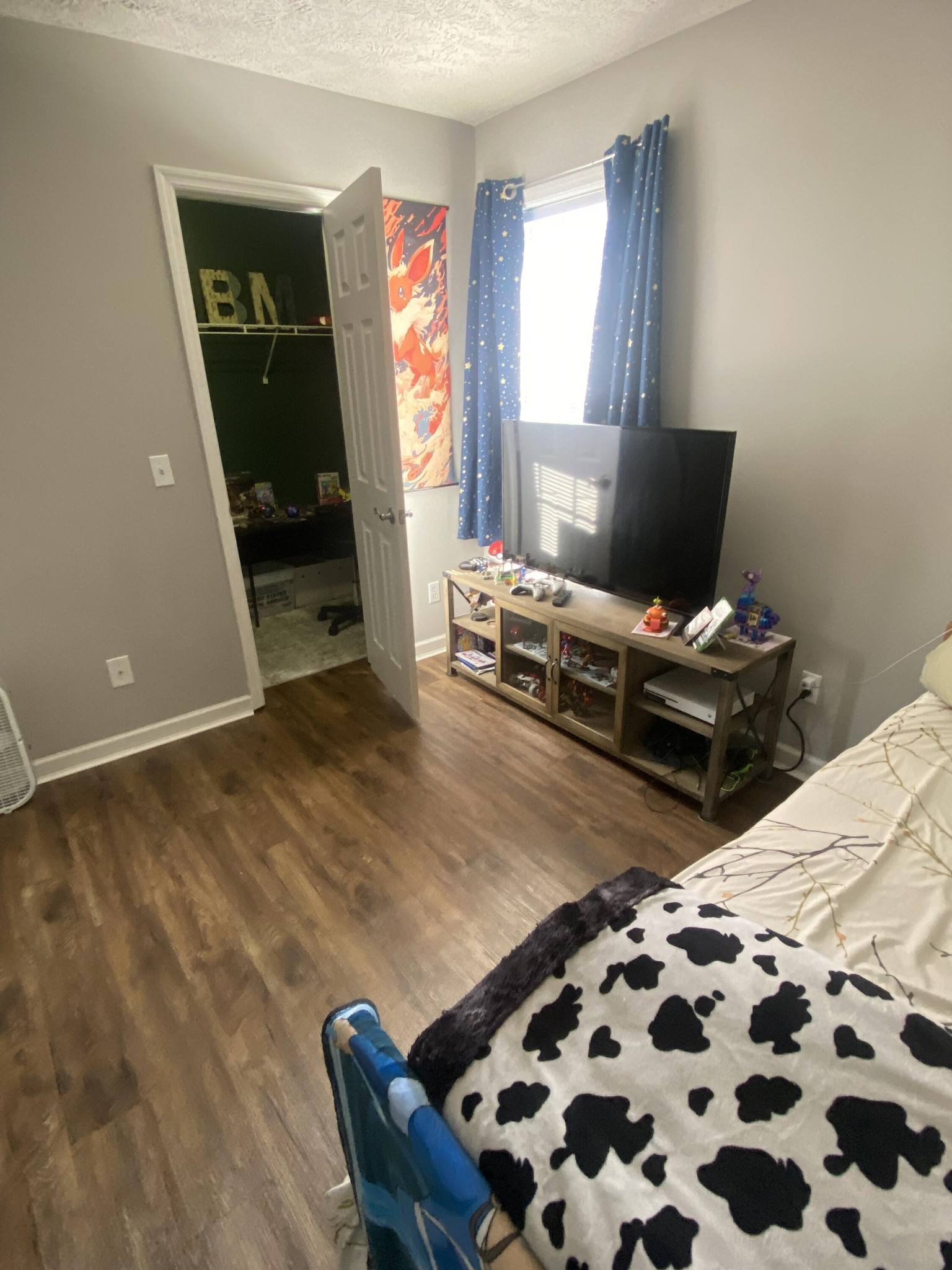 272 Jacoby Drive Manchester, TN 37355 - Photo 18 of 21 a bedroom with furniture and window