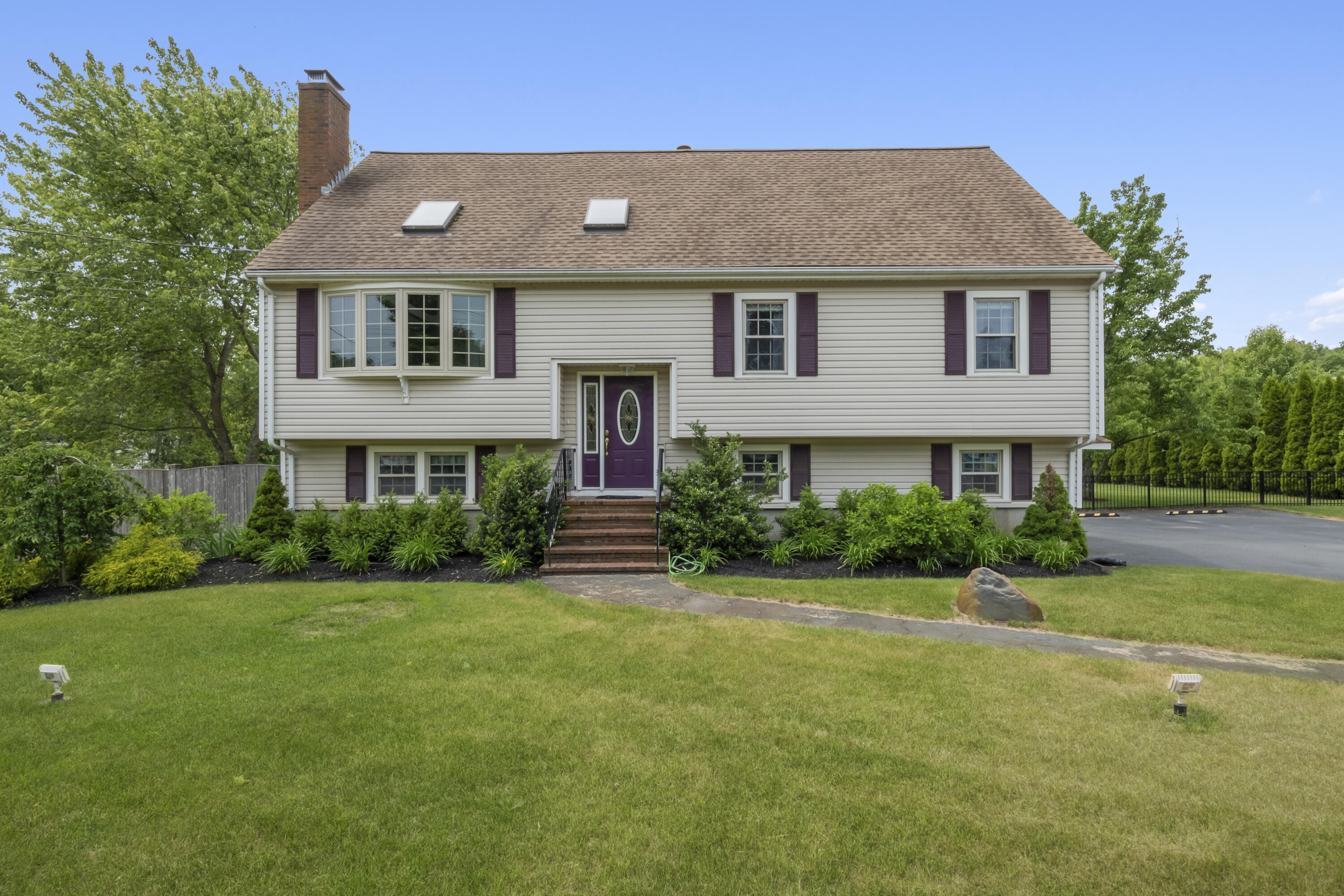 509 Center Street Raynham, MA 02767 - Photo 1 of 31 House Front
