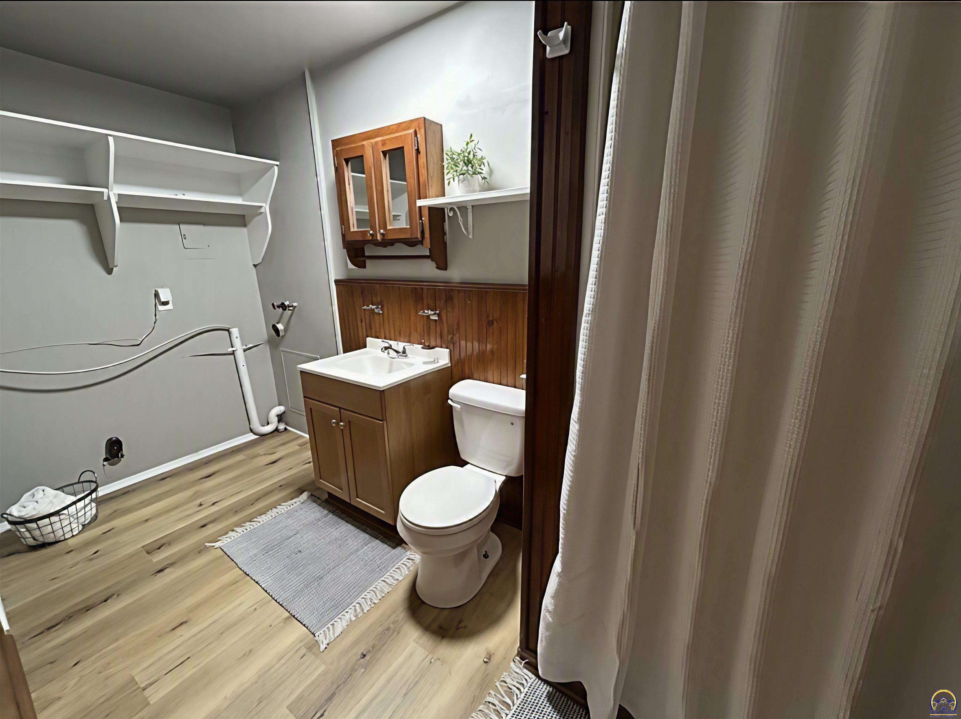 2516 Southwest Burnett Road Topeka, KS 66614 - Photo 12 of 23