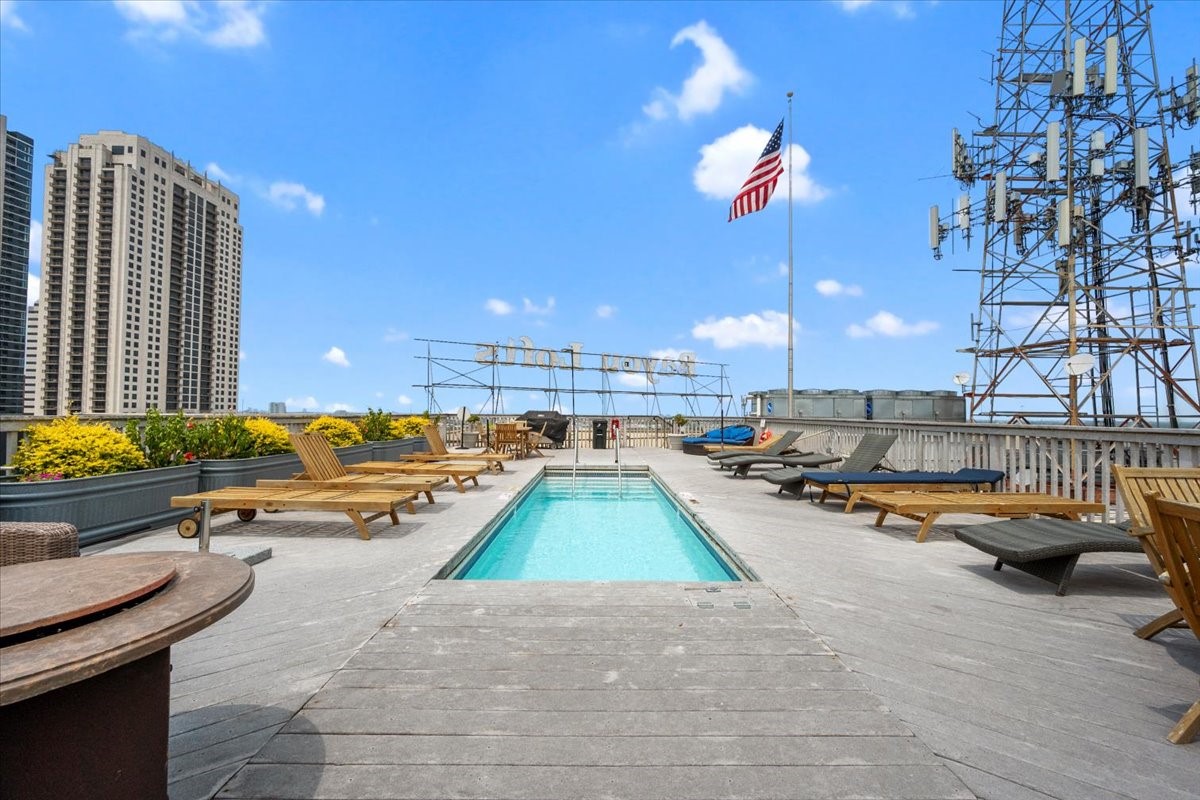 915 Franklin Street, Unit 9G Houston, TX 77002 - Photo 24 of 33