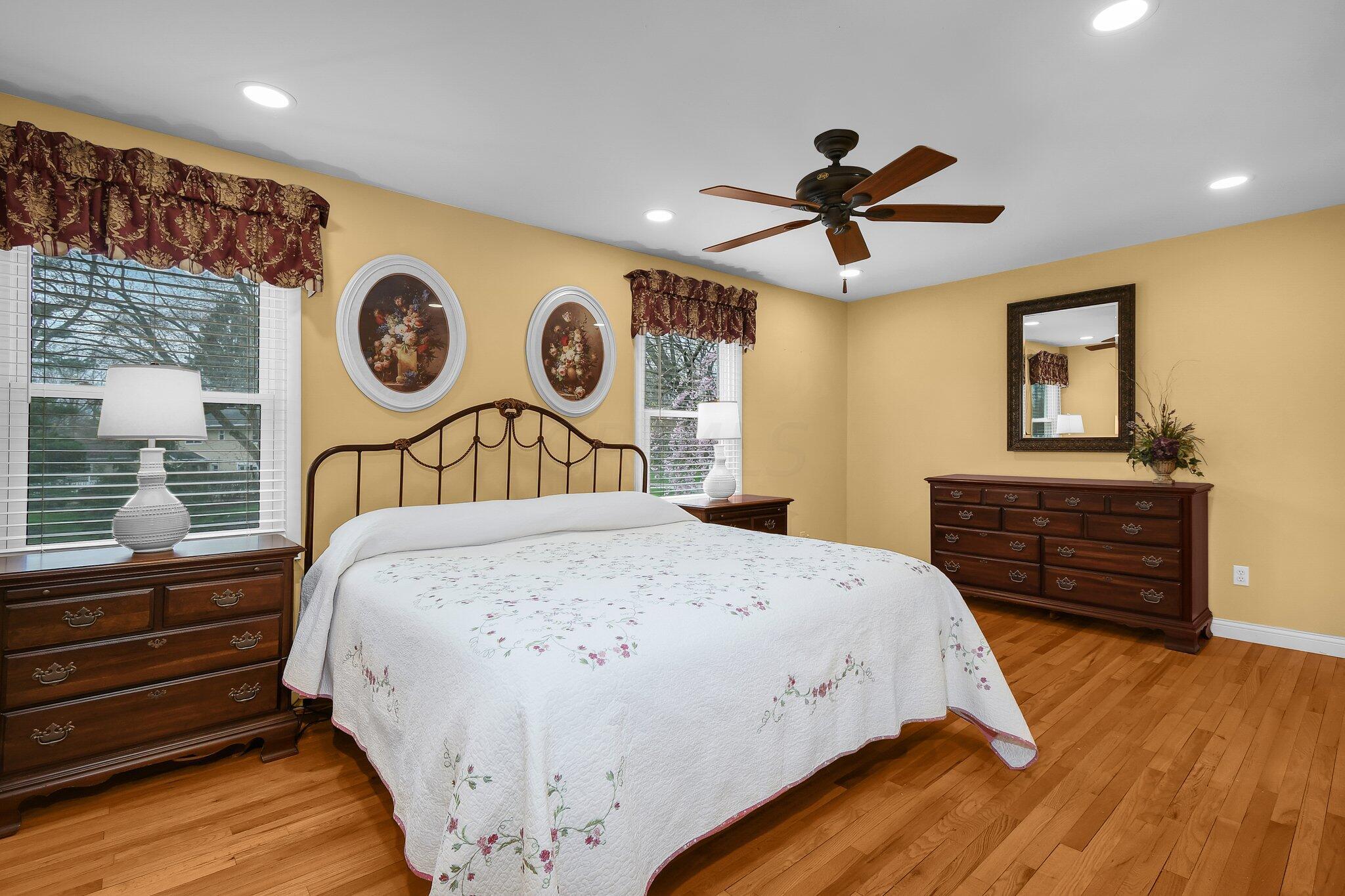 6604 Estel Road Columbus, OH 43235 - Photo 16 of 36 Owner's Bedroom