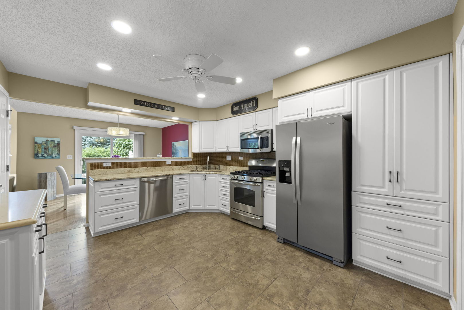 320 Cimarron Road East Lombard, IL 60148 - Photo 5 of 36 Gallery Image 5