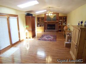 801 High Pointe Drive Springfield, IL 62702 - Photo 7 of 9