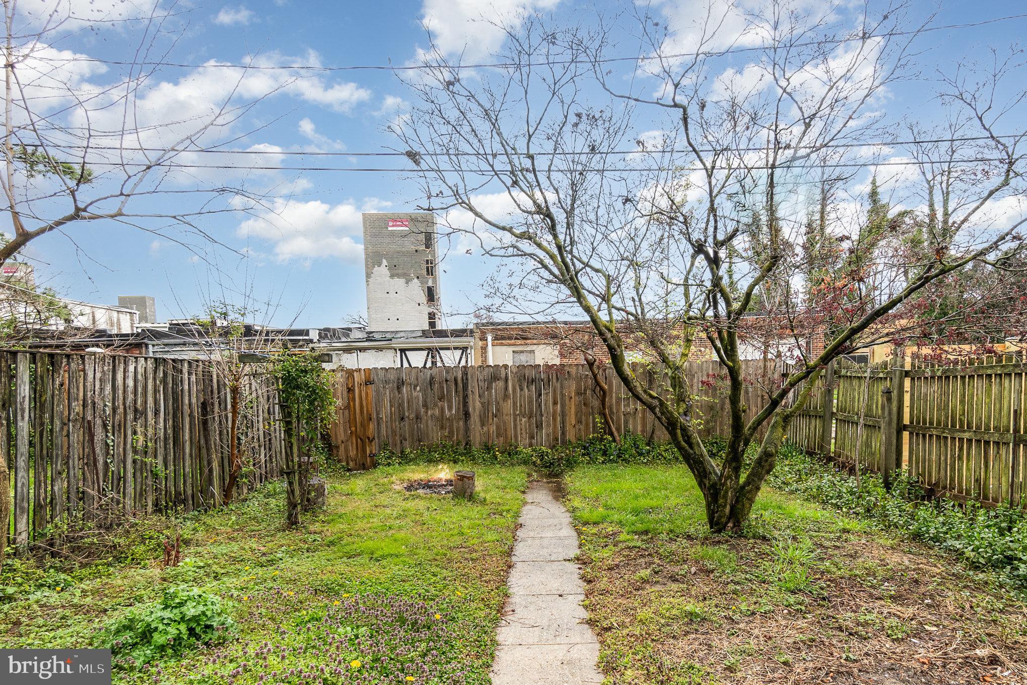 3014 Beverly Road Baltimore, MD 21214 - Photo 28 of 41 Spacious fenced rear yard
