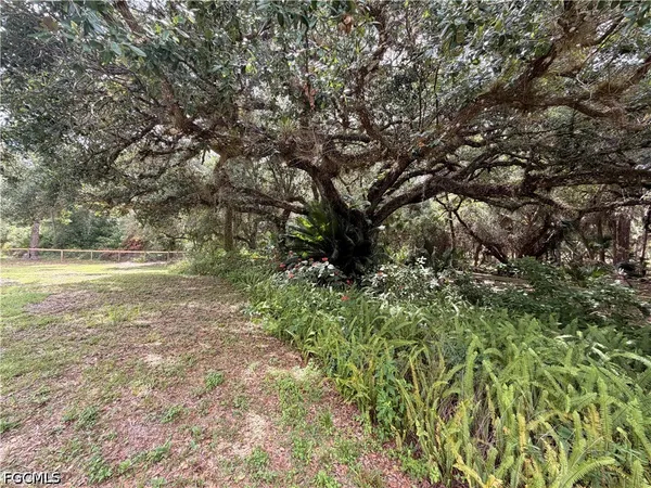 $695,000 | 18251 Persimmon Ridge Road, Alva, FL 33920