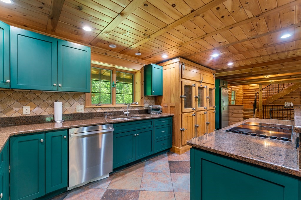 81 Griggs Road Sutton, MA 01590 - Photo 11 of 42