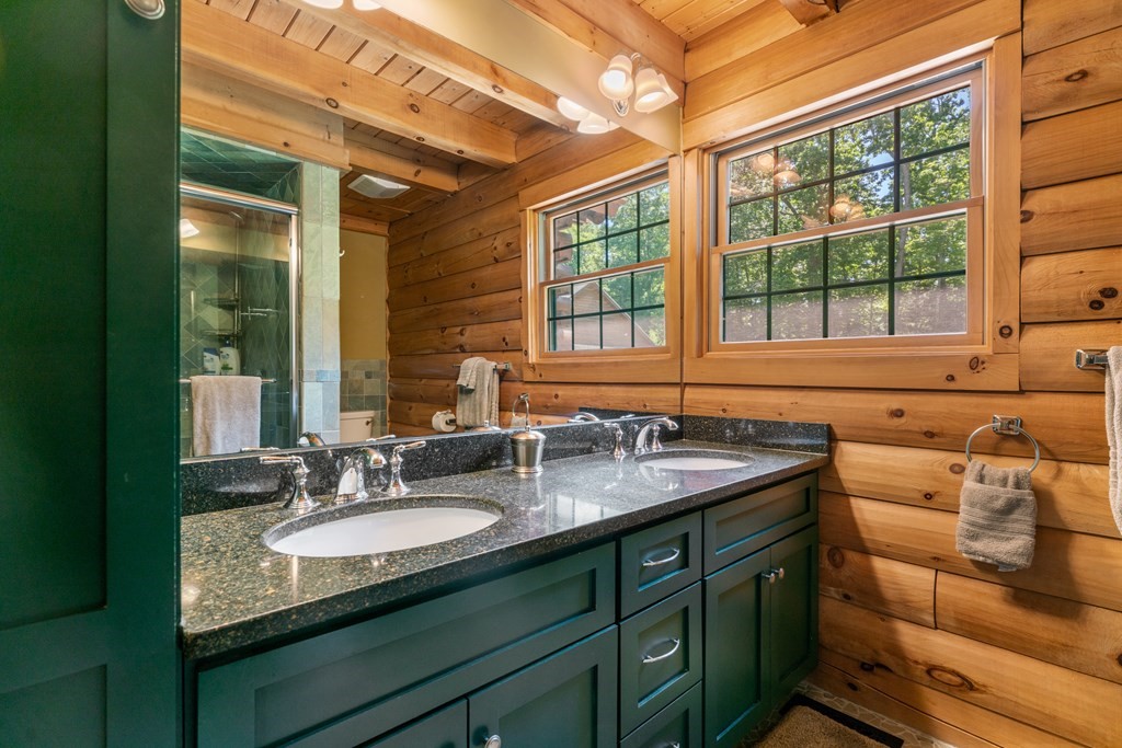 81 Griggs Road Sutton, MA 01590 - Photo 19 of 42