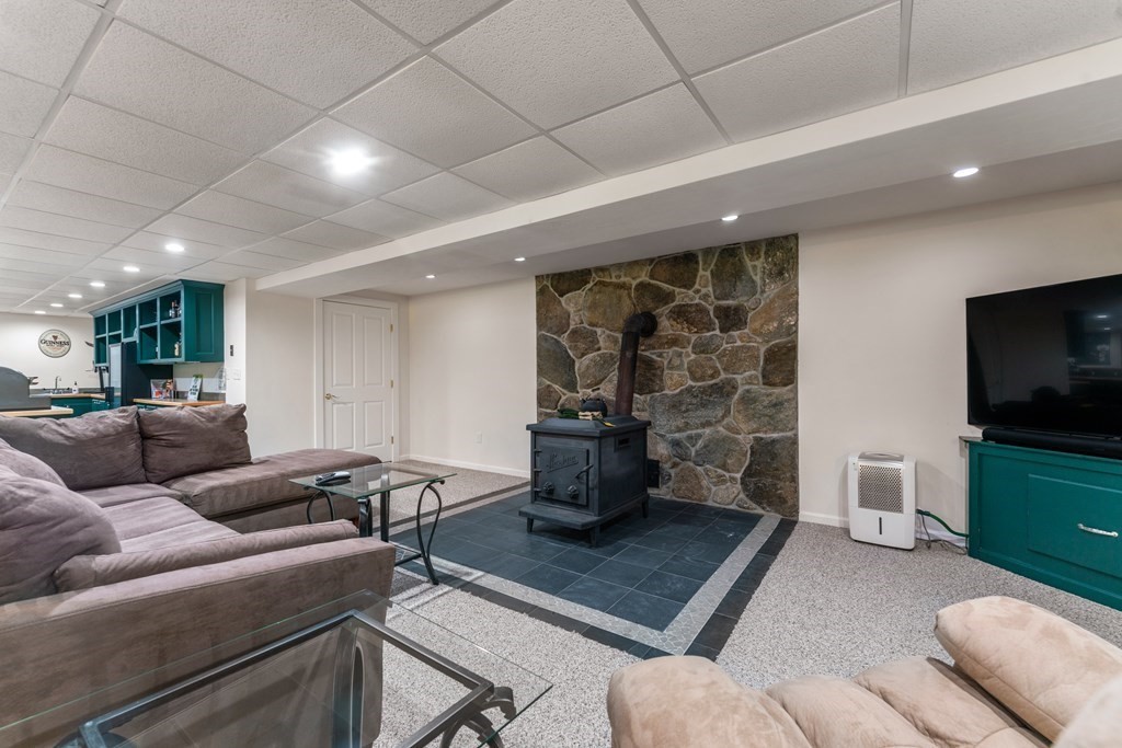 81 Griggs Road Sutton, MA 01590 - Photo 33 of 42