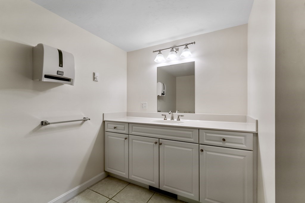81 Griggs Road Sutton, MA 01590 - Photo 37 of 42