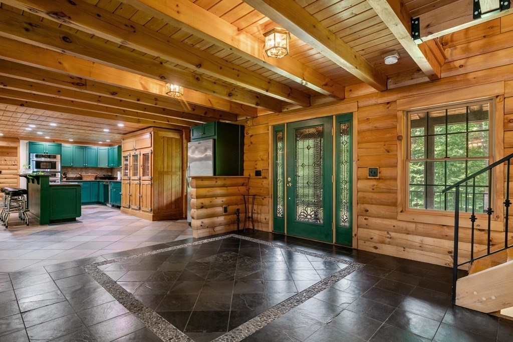 81 Griggs Road Sutton, MA 01590 - Photo 4 of 42