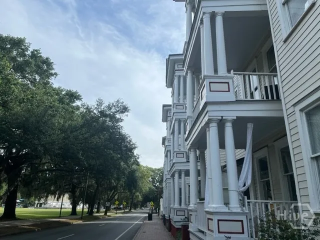 $1,850 | 816 Drayton Street, Unit 3B, Savannah, GA 31401