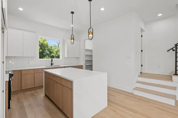 $409,999 | 3348 Sauer Street, Houston, TX 77004