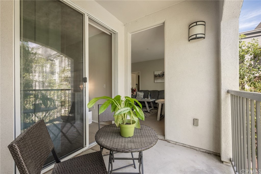 2321 Scholarship Irvine, CA 92612 - Photo 2 of 34 a living room with furniture