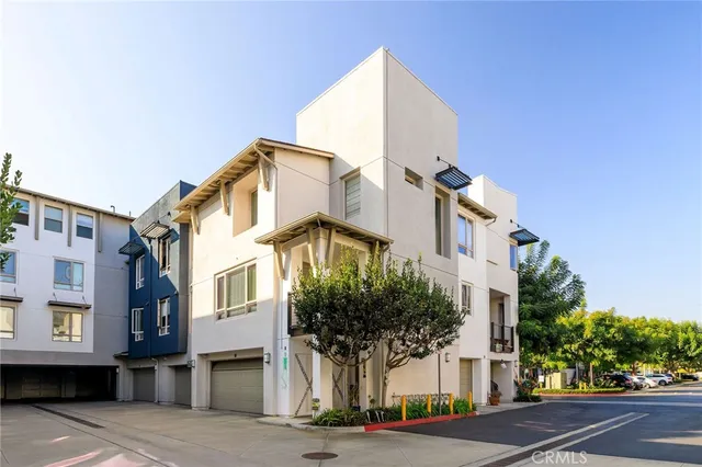 $999,000 | 5408 West 149th Place, Unit 4, Hawthorne, CA 90250