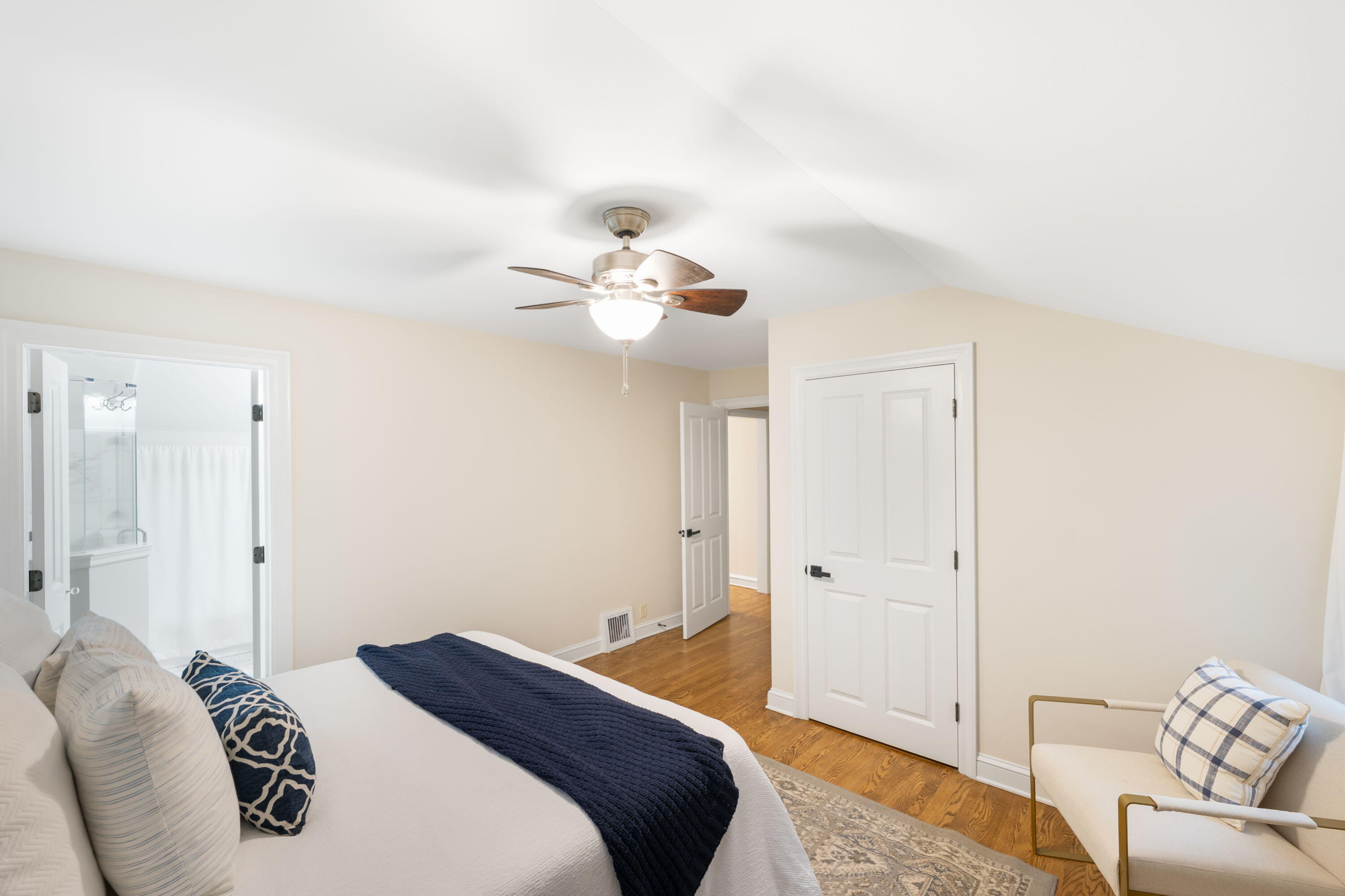 4821 West Elmdale Road Mequon, WI 53092 - Photo 12 of 23 Welcome Home!