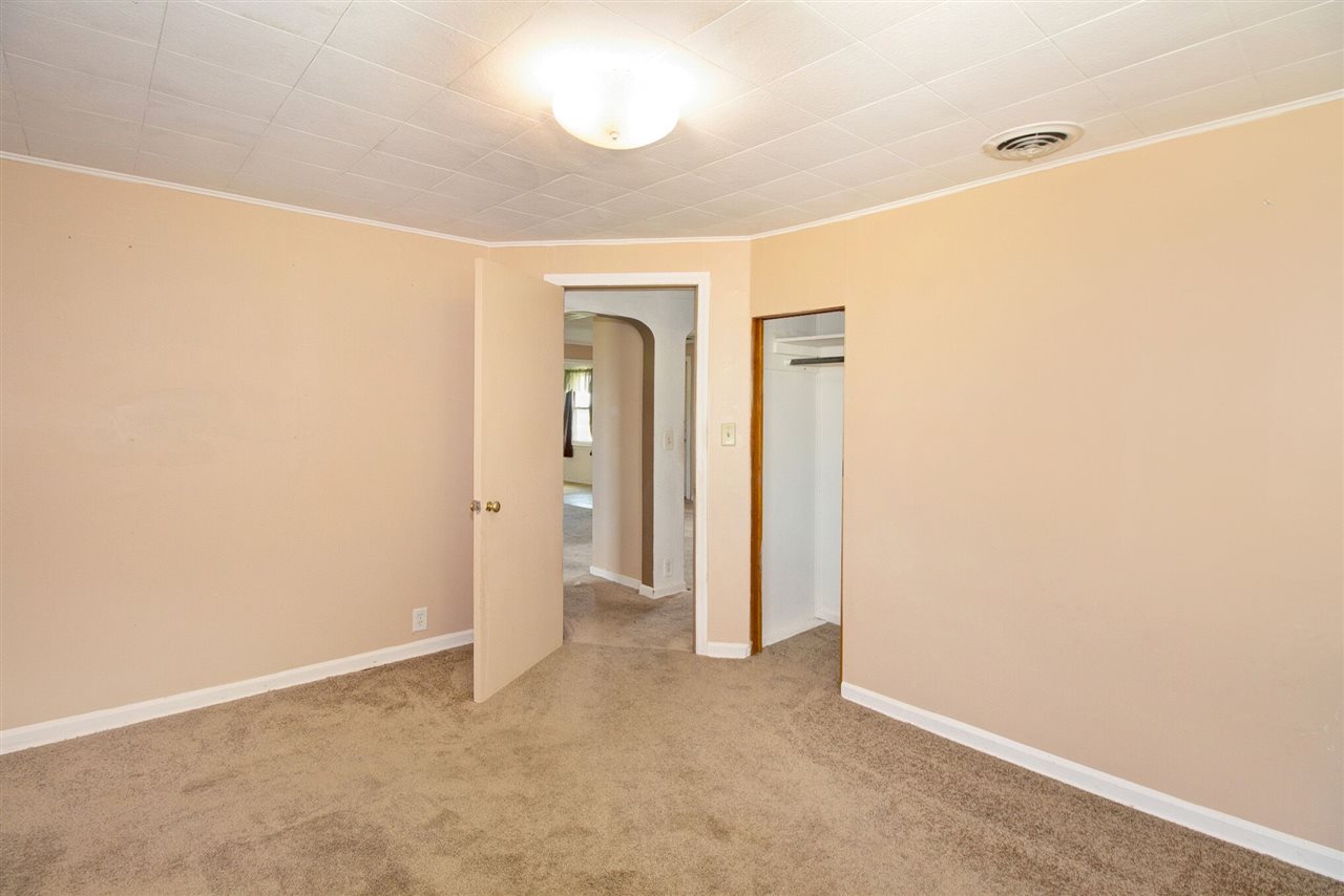 2761 South Mackinaw Road Kawkawlin, MI 48631 - Photo 11 of 17 Gallery Image 11