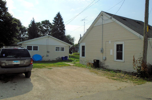 914 North 7th Street Rochelle, IL 61068 - Photo 1 of 2