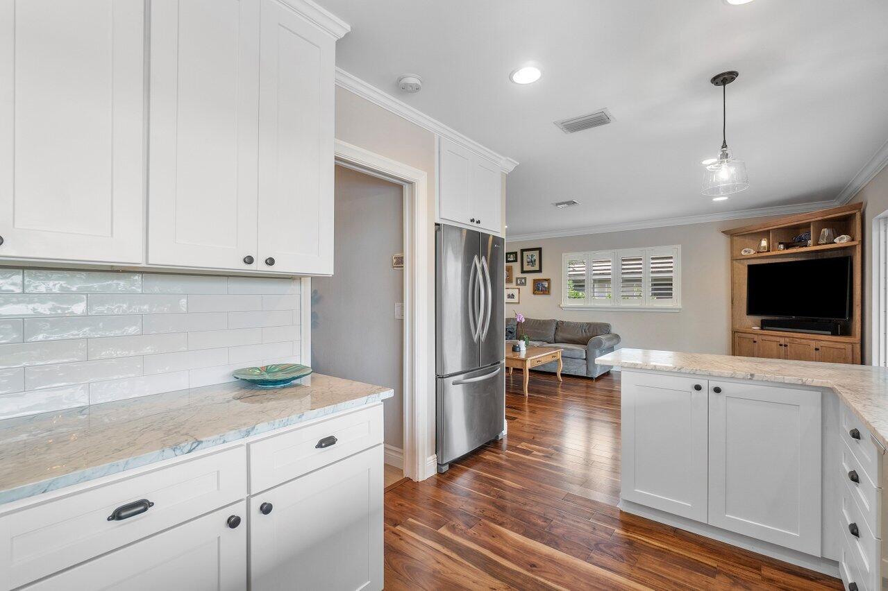 1291 Mulberry Way Boca Raton, FL 33486 - Photo 11 of 35 013-1291MulberryWay-BocaRaton-FL-33486-S