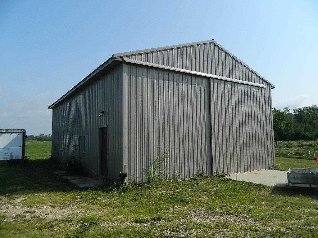 6211 East Surrey Road Clare, MI 48617 - Photo 14 of 15 1891479-13.JPG