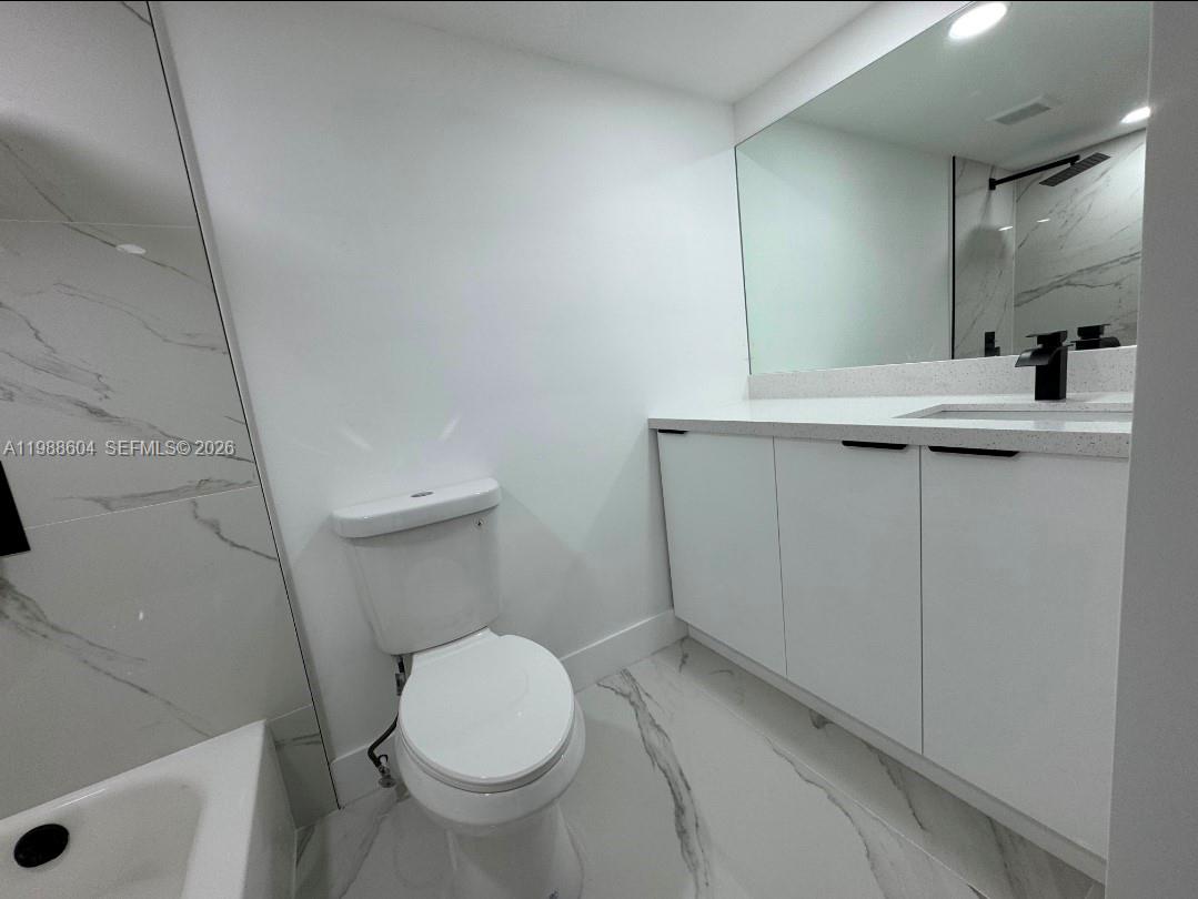 3890 West 8th Way, Unit 40 Hialeah, FL 33012 - Photo 11 of 14