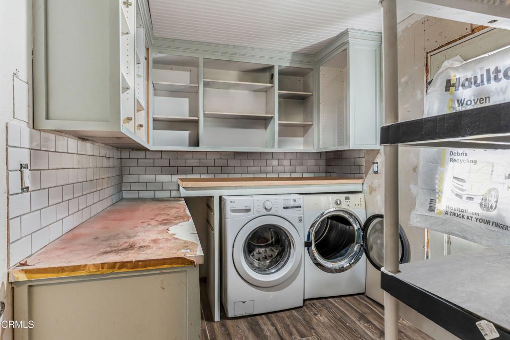 3290 Cole Avenue Simi Valley, CA 93063 - Photo 16 of 24 a utility room with dryer and washer