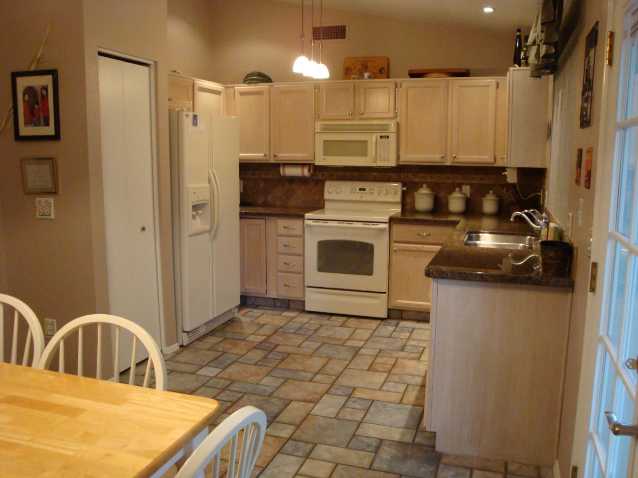 4545 East Frye Road Phoenix, AZ 85048 - Photo 5 of 10 Kitchen