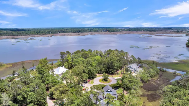 $999,000 | 4368 Lady Banks Lane, Hollywood, SC 29470