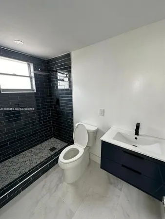 $2,100 | 1100 Northeast 1st Court, Unit 201, Hallandale Beach, FL 33009
