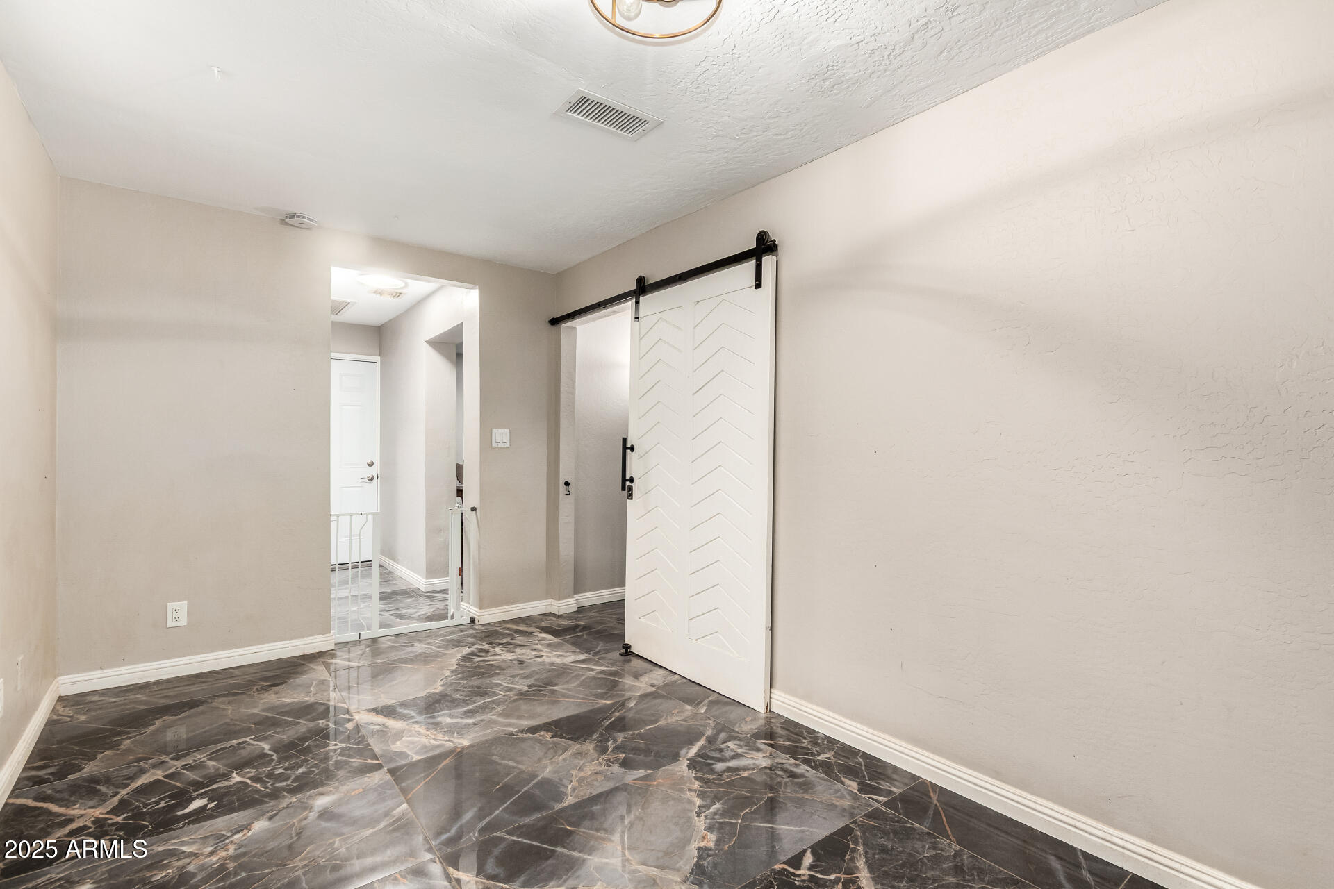 2301 East Marilyn Road Phoenix, AZ 85022 - Photo 11 of 30 22 - Marilyn