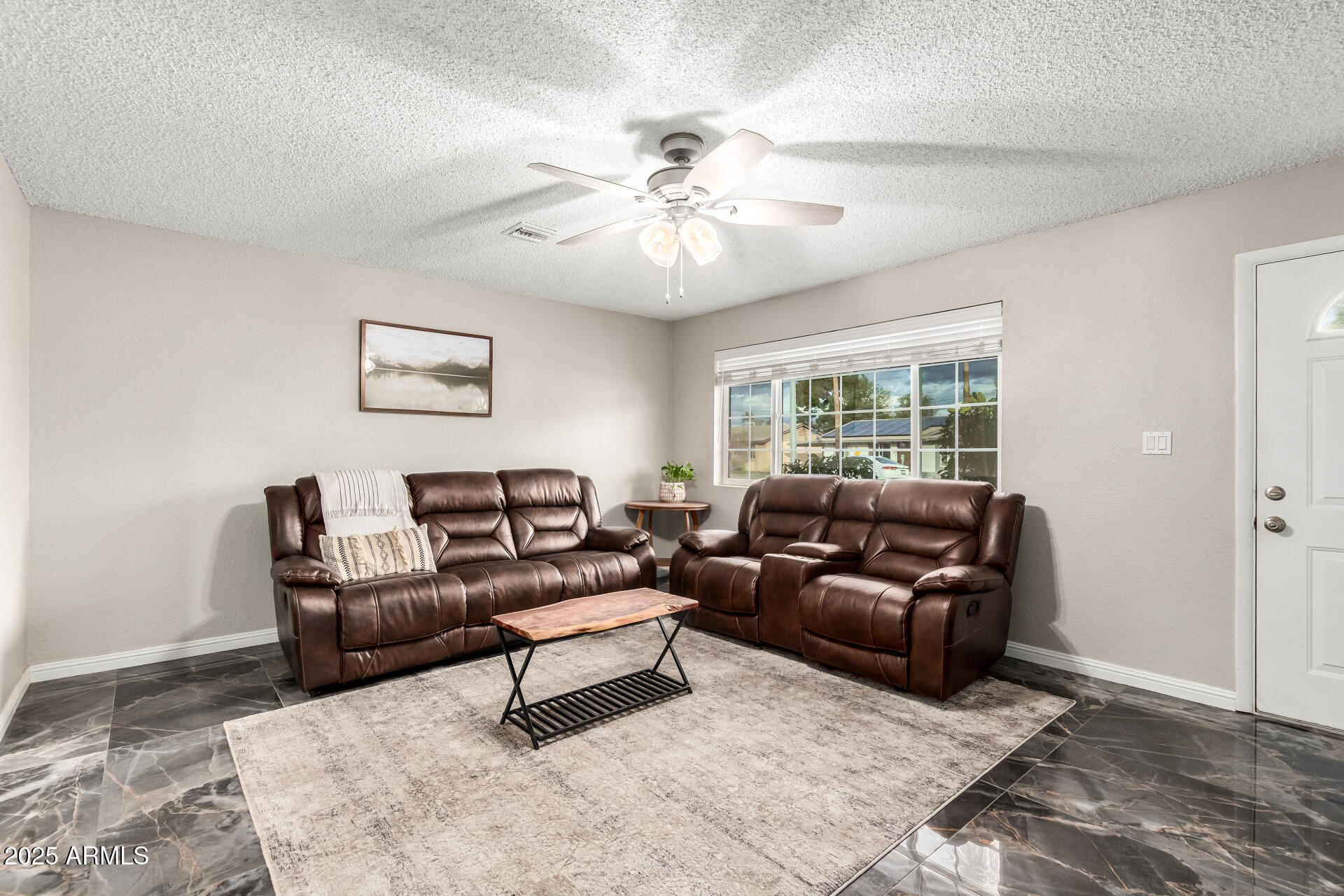 2301 East Marilyn Road Phoenix, AZ 85022 - Photo 6 of 30 6 - Marilyn