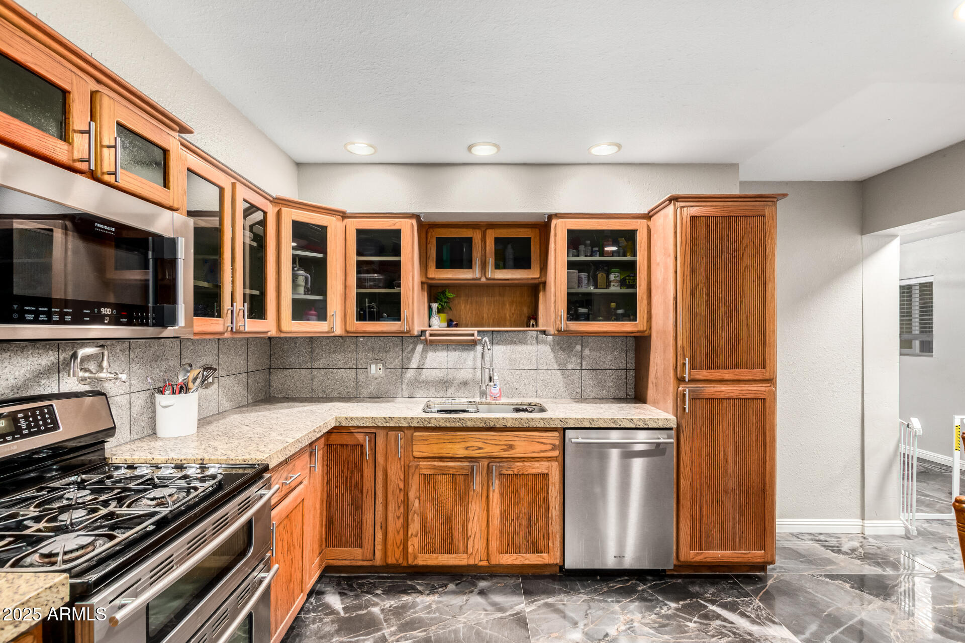 2301 East Marilyn Road Phoenix, AZ 85022 - Photo 10 of 30 10 - Marilyn