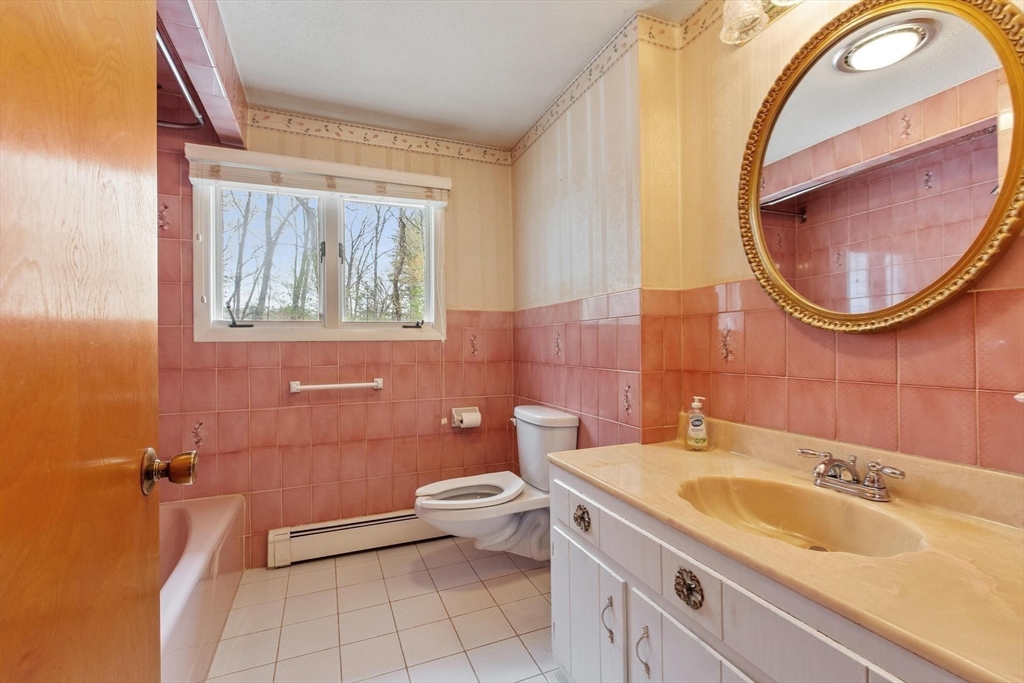 108 Lowell Road Pepperell, MA 01463 - Photo 21 of 34