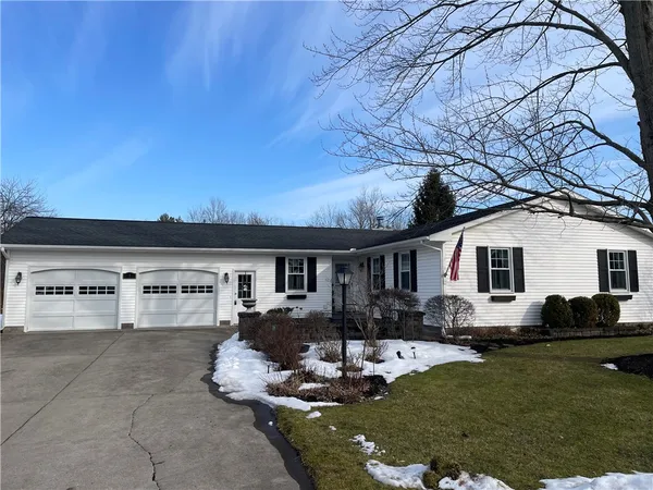 $270,000 | 3 MacKenzie Drive, Seneca Falls, NY 13148
